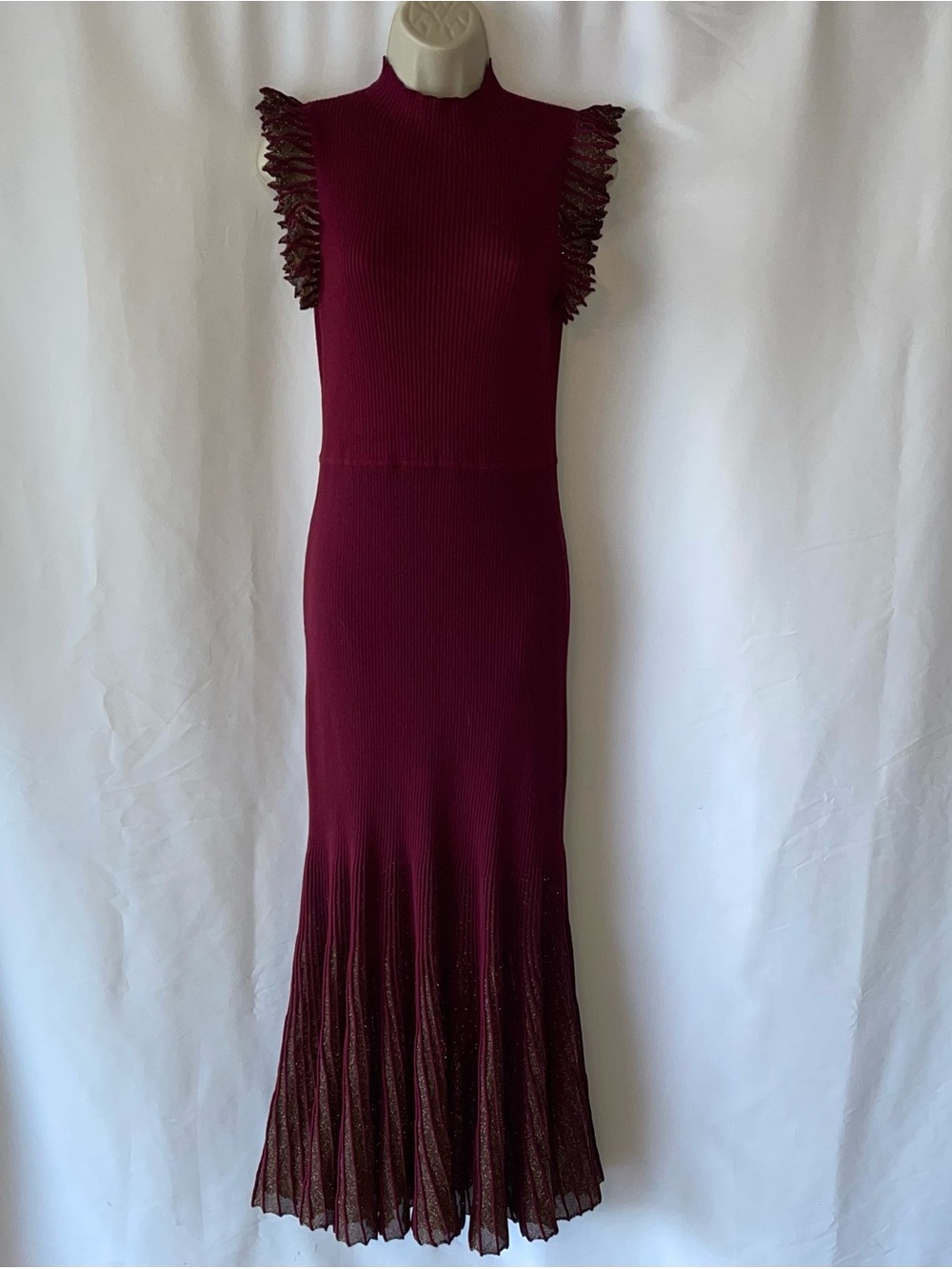 Moon River Ribbed Sleeveless Midi Dress in Burgundy with Pleated Hem - Picture 3 of 11